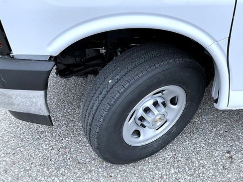 New 2026 Chevrolet Express 3500 Extended RWD image 23