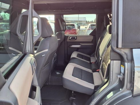 Used 2022 Ford Bronco Wildtrak image 11