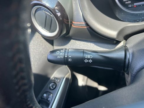 Used 2020 Nissan Kicks SR w/ SR Premium Package FWD image 22