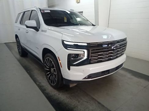 Used 2026 Chevrolet Tahoe High Country w/ LPO, Illumination Package AWD/4WD image 4