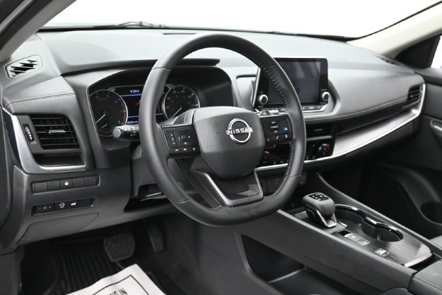 Used 2026 Nissan Rogue SV w/ Cold Weather Package FWD image 15