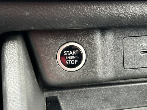Used 2023 Nissan Rogue SV AWD/4WD image 28