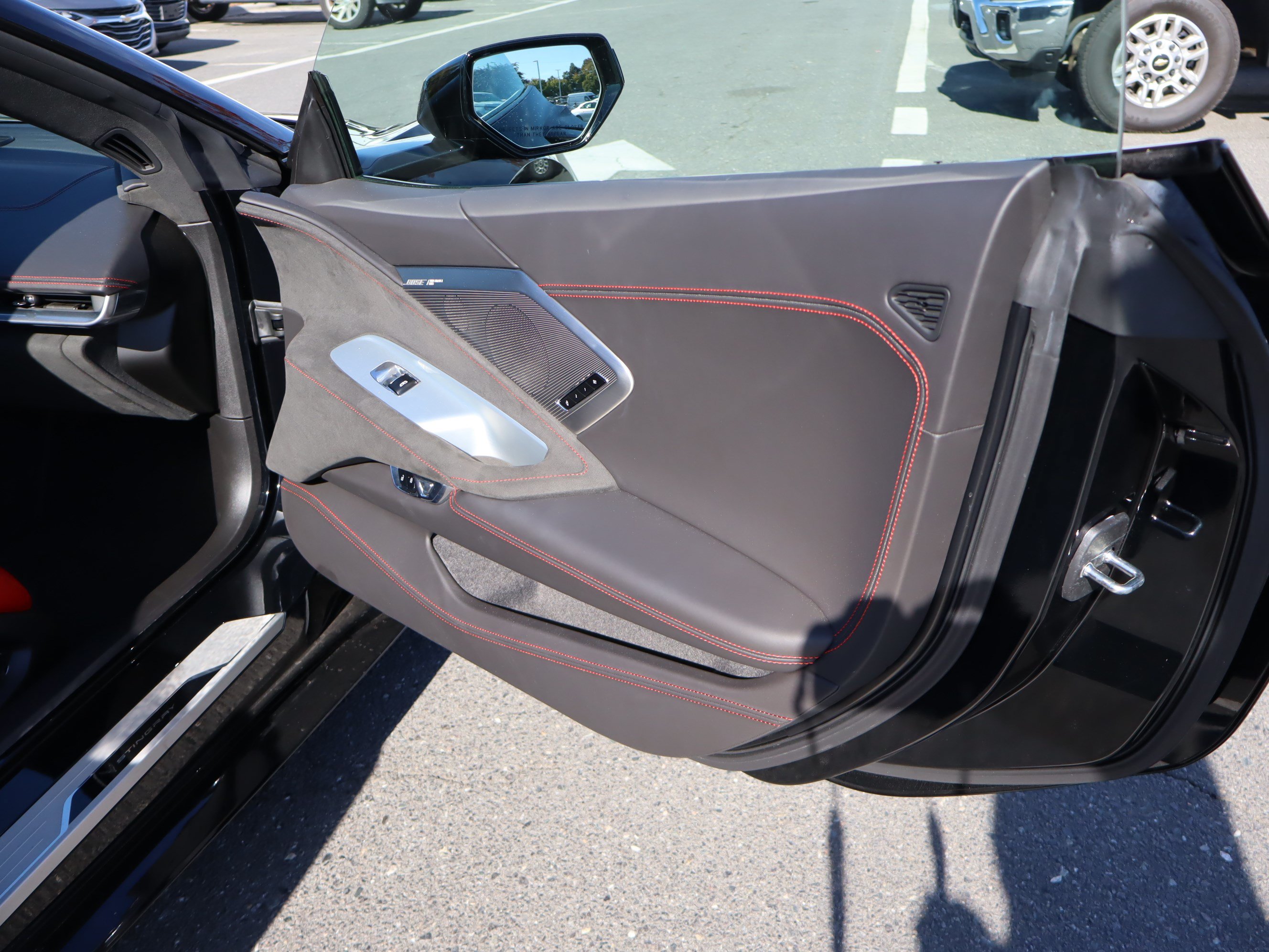 Used 2023 Chevrolet Corvette Stingray Premium Cpe w/ Z51 Performance Package RWD image 32