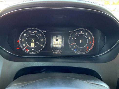 Used 2018 Jaguar E-PACE SE image 49