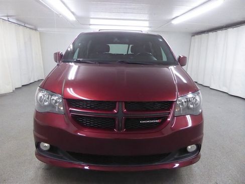 Used 2019 Dodge Grand Caravan GT FWD image 2