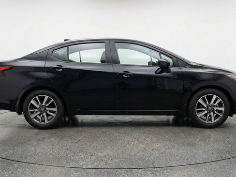 Used 2025 Nissan Versa SV image 11