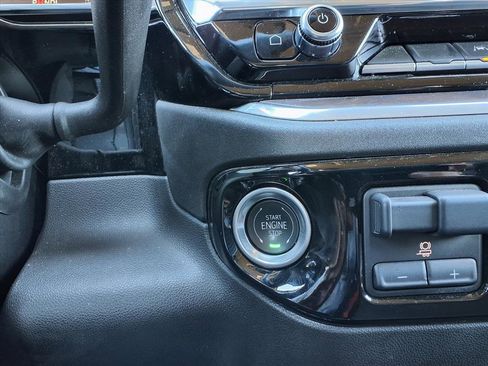 Used 2025 GMC Sierra 1500 SLT image 27