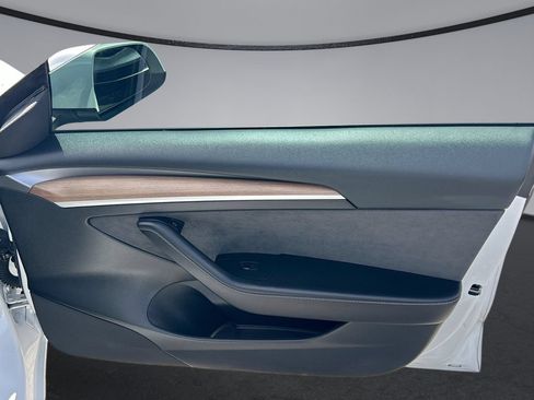 Used 2023 Tesla Model 3 Standard Range RWD image 11