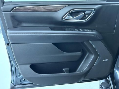 Used 2021 Chevrolet Tahoe Z71 w/ Max Trailering Package AWD/4WD image 9