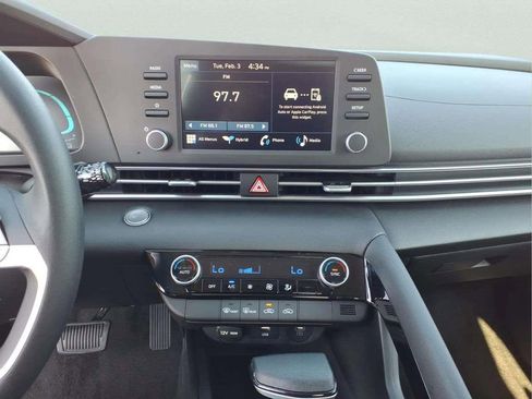 New 2026 Hyundai Elantra Hybrid FWD image 13