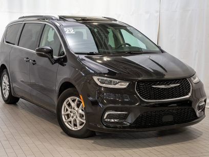 Used 2022 Chrysler Pacifica Touring-L