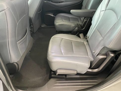 Used 2019 Buick Enclave Essence image 21