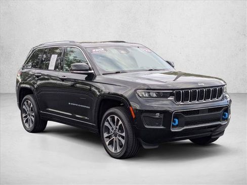 Used 2022 Jeep Grand Cherokee Overland AWD/4WD image 3