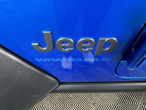 Used 2023 Jeep Wrangler Unlimited w/ Cold Weather Group AWD/4WD image 10