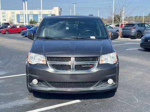 Used 2019 Dodge Grand Caravan SXT image 8