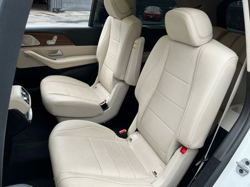 Used 2022 Mercedes-Benz GLS 450 4MATIC w/ AMG Line Exterior image 19