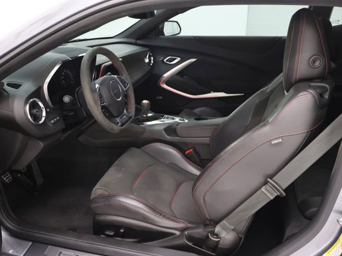 Used 2021 Chevrolet Camaro ZL1 RWD image 8