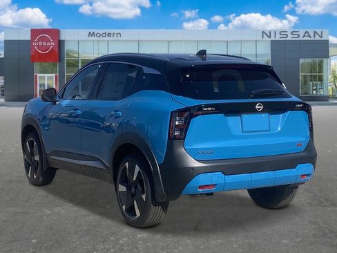 New 2026 Nissan Kicks SR FWD image 2