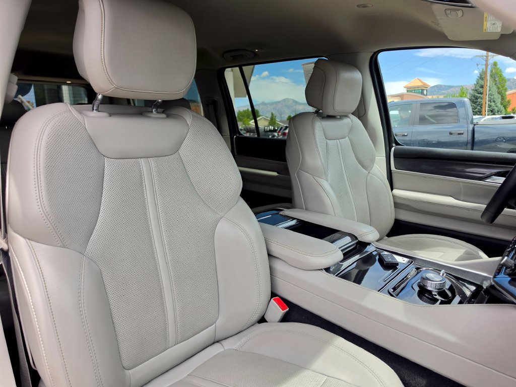 Used 2022 Jeep Wagoneer Series I AWD/4WD image 19