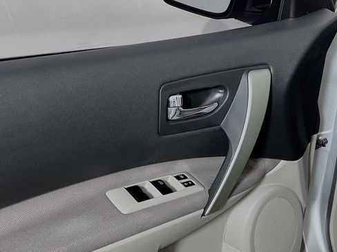 Used 2010 Nissan Rogue S w/ 360 Degree Value Pkg image 17