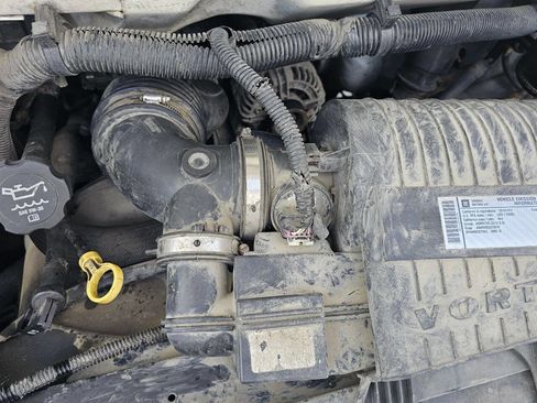 Used 2010 Chevrolet Express 1500 RWD image 17