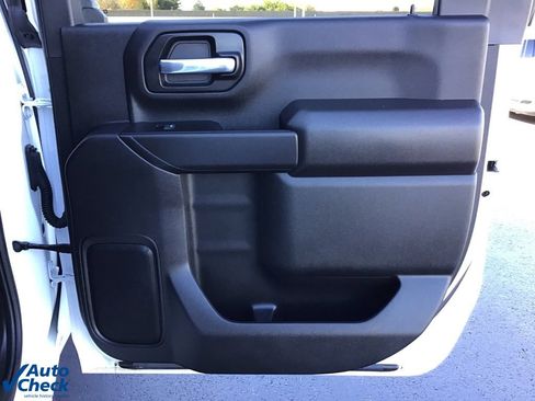 Used 2025 Chevrolet Silverado 2500 Custom w/ Custom Value Package image 16