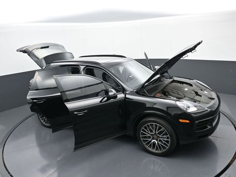 Used 2023 Porsche Cayenne image 37