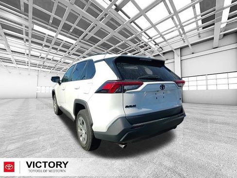 Certified 2021 Toyota RAV4 LE image 5