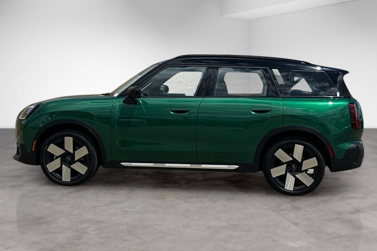 Used 2025 MINI Cooper Countryman S AWD/4WD image 2