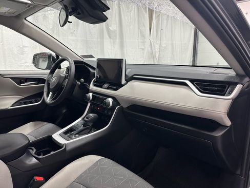 Used 2025 Toyota RAV4 XLE w/ Convenience Package image 60