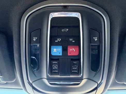 Used 2025 Jeep Grand Cherokee L Laredo w/ Luxury Tech Group I image 16