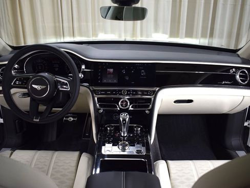 New 2025 Bentley Flying Spur Speed image 2