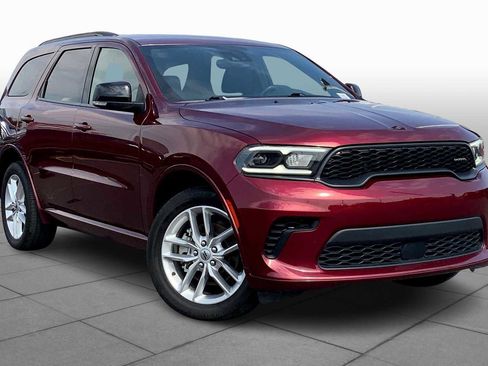 Used 2024 Dodge Durango GT image 2