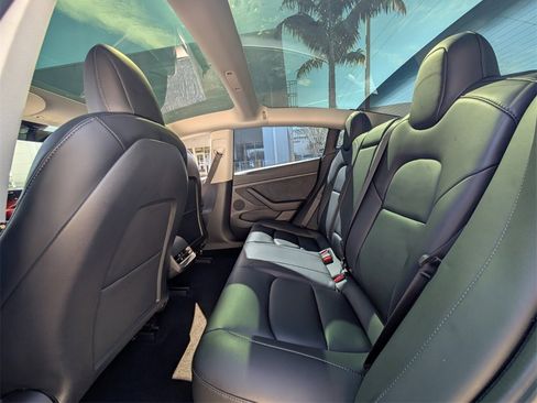 Used 2022 Tesla Model 3 image 12