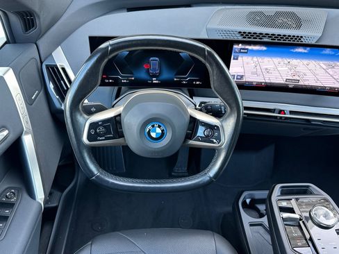 Used 2022 BMW iX xDrive50 w/ Premium Package AWD/4WD image 13