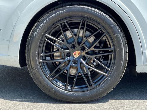 New 2026 Porsche Cayenne GTS AWD/4WD image 44