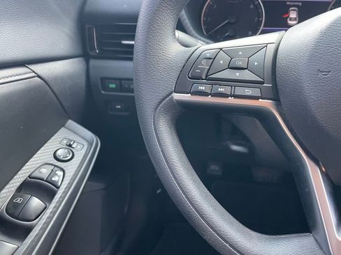 Used 2024 Nissan Sentra SV FWD image 12