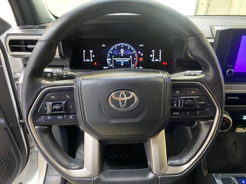 Used 2025 Toyota 4Runner SR5 image 31