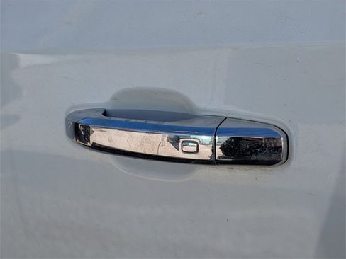 Used 2022 GMC Sierra 1500 SLT image 8