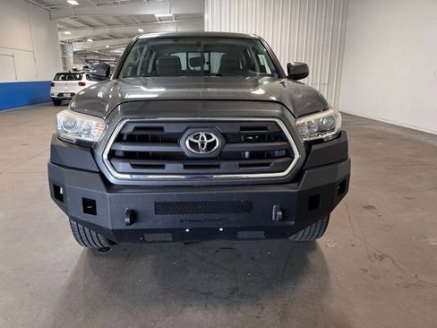 Used 2016 Toyota Tacoma SR5 RWD image 8