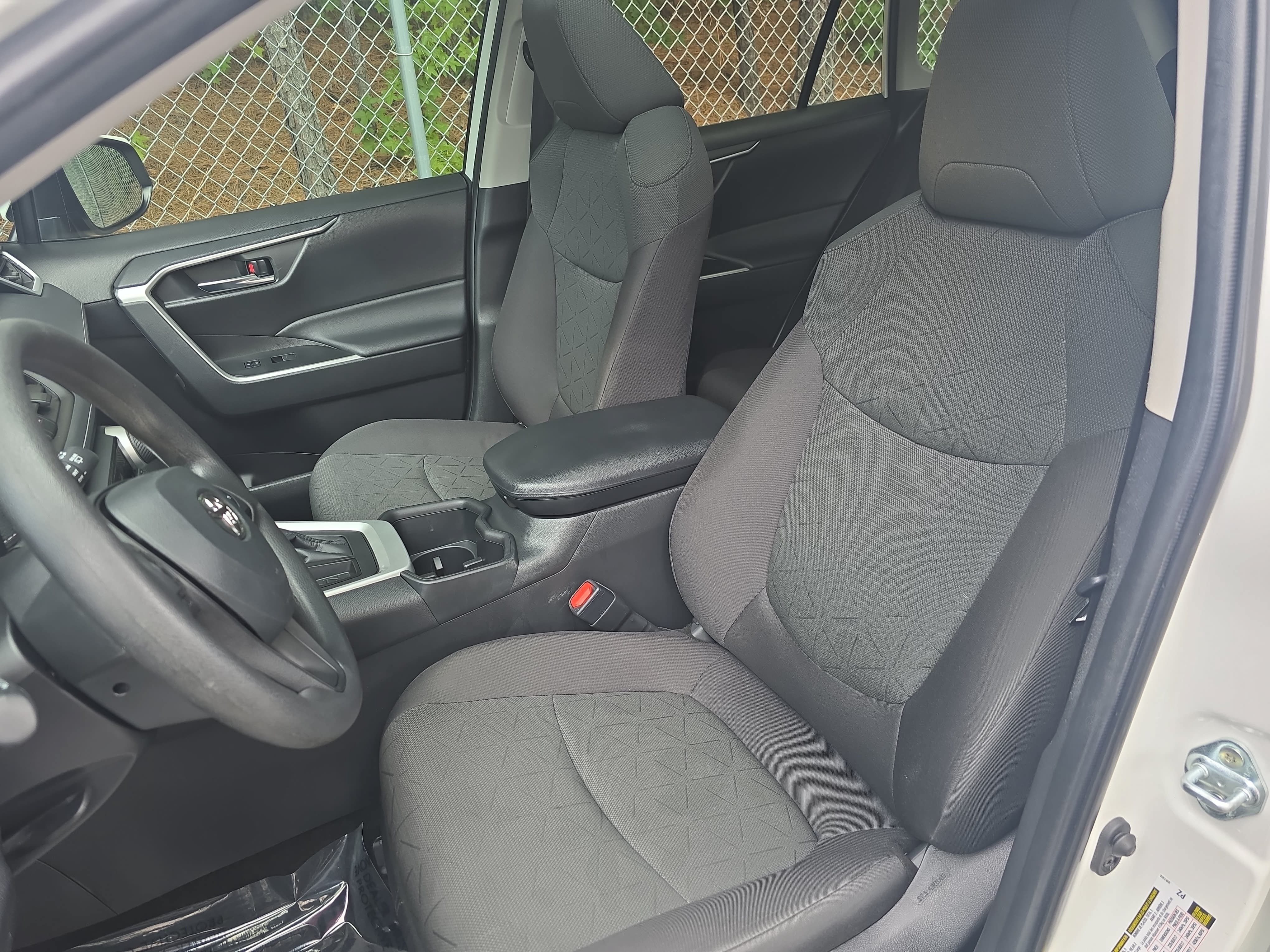Used 2024 Toyota RAV4 XLE w/ Convenience Package FWD image 14