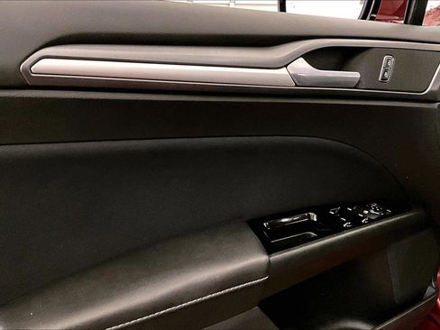 Used 2015 Ford Fusion SE image 23