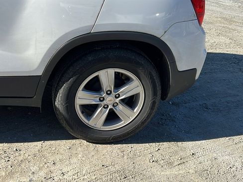 Used 2020 Chevrolet Trax LS w/ Tint and Cruise Package image 12