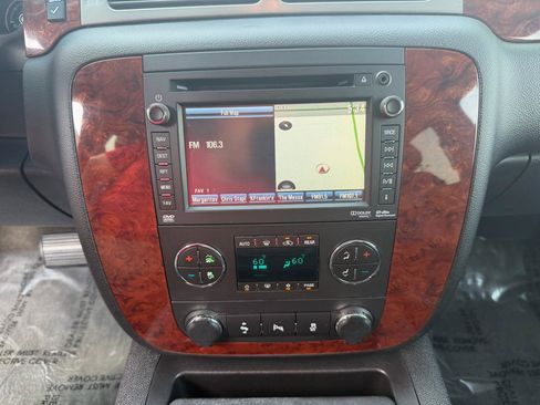 Used 2012 Chevrolet Suburban LT AWD/4WD image 35