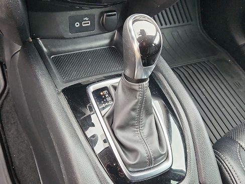 Used 2022 Nissan Rogue Sport S image 14