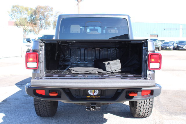 Used 2023 Jeep Gladiator Mojave w/ Cold Weather Group AWD/4WD image 8