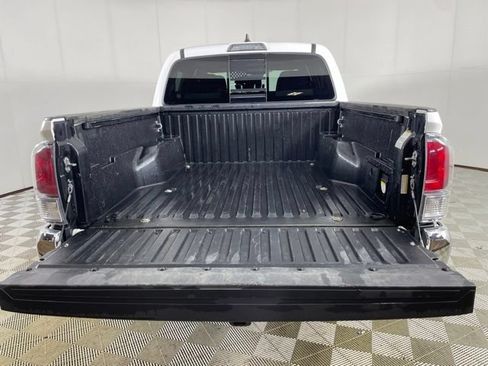 Used 2023 Toyota Tacoma TRD Off-Road AWD/4WD image 9