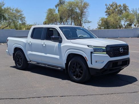 Certified 2023 Nissan Frontier SV w/ Midnight Edition Package RWD image 8
