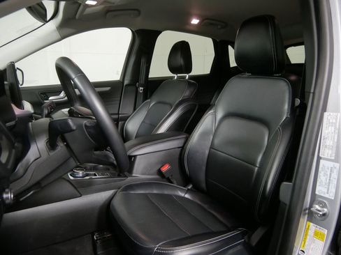 Used 2024 Ford Escape Platinum image 10