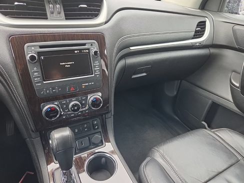 Used 2016 Chevrolet Traverse LT FWD image 14